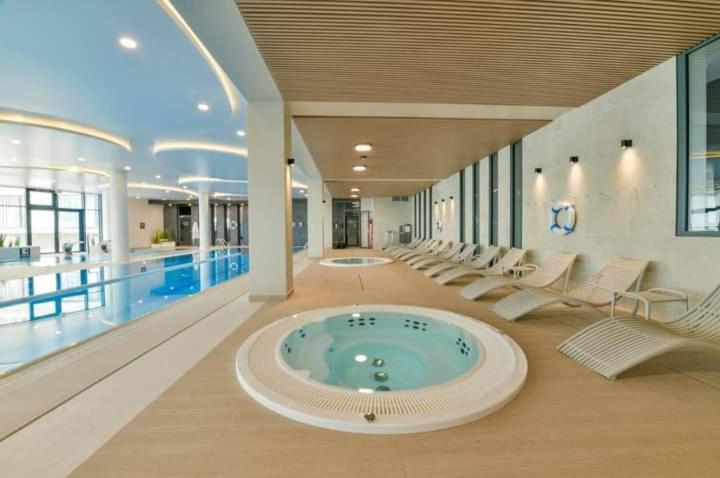 Polanki Aqua Apartamenty Nielimitowany Dostep Do Basenow Parking Free Kołobrzeg Exterior foto
